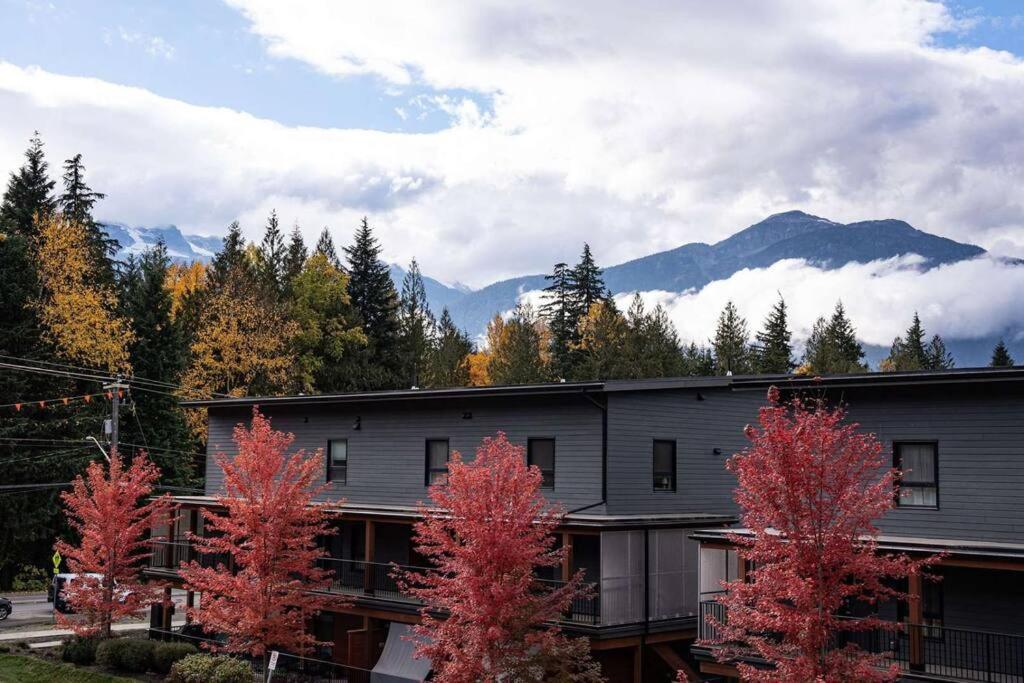 Bluebird Daze By Revelstoke Vacations Lejlighed Eksteriør billede