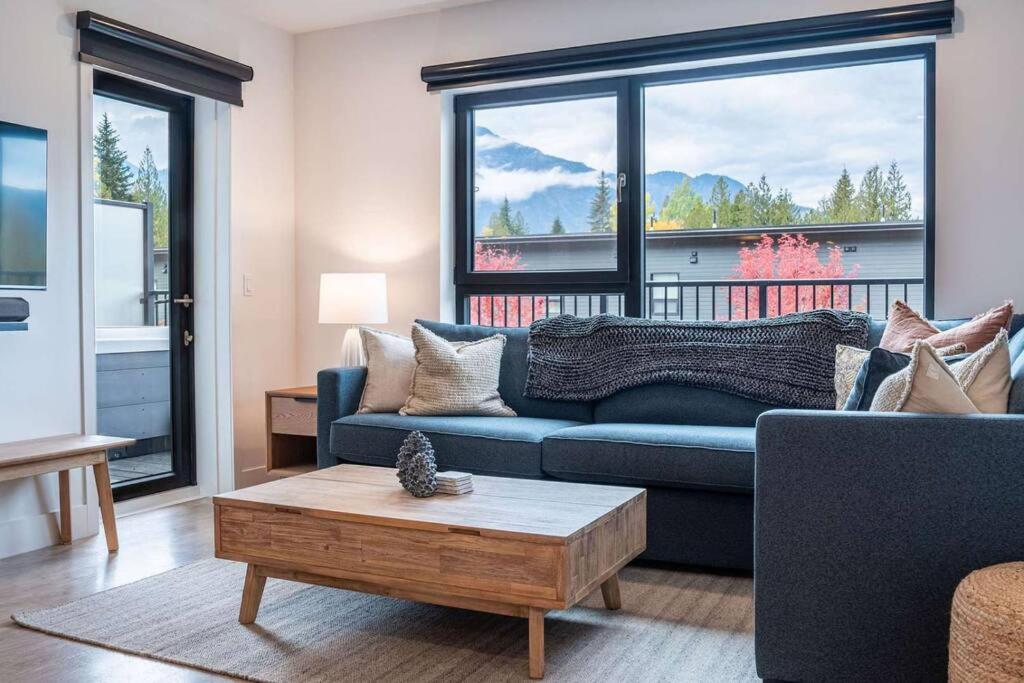 Bluebird Daze By Revelstoke Vacations Lejlighed Eksteriør billede