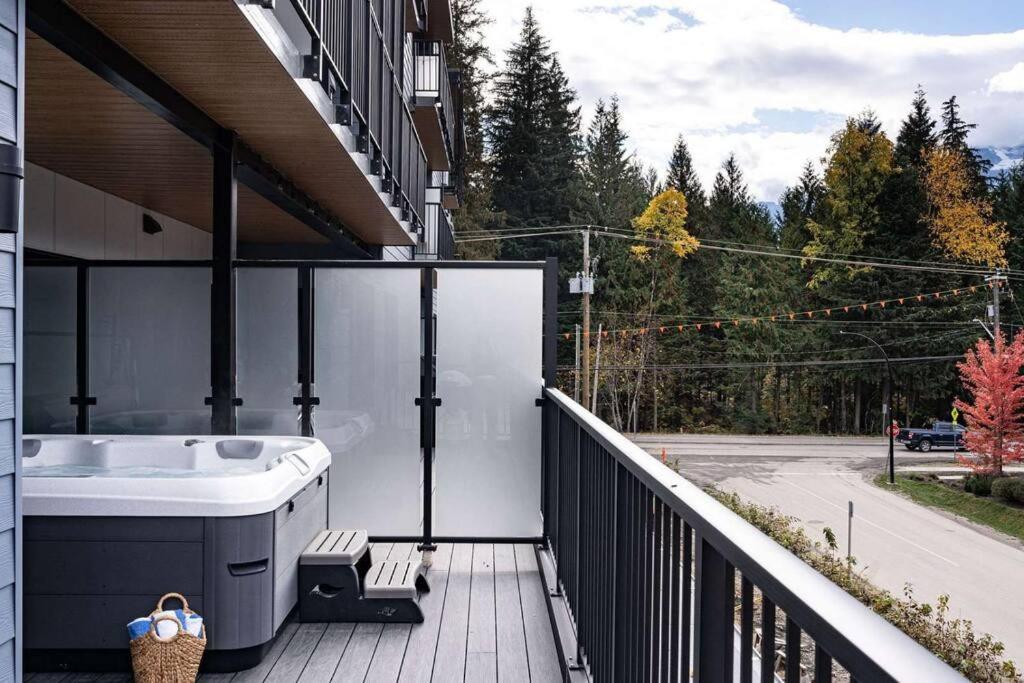 Bluebird Daze By Revelstoke Vacations Lejlighed Eksteriør billede