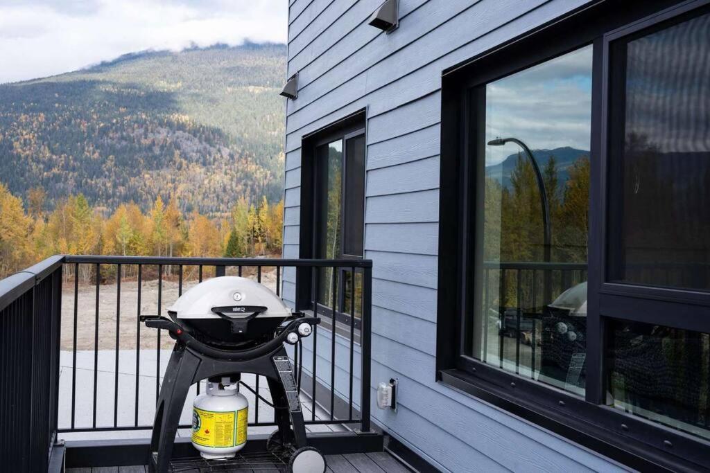 Bluebird Daze By Revelstoke Vacations Lejlighed Eksteriør billede