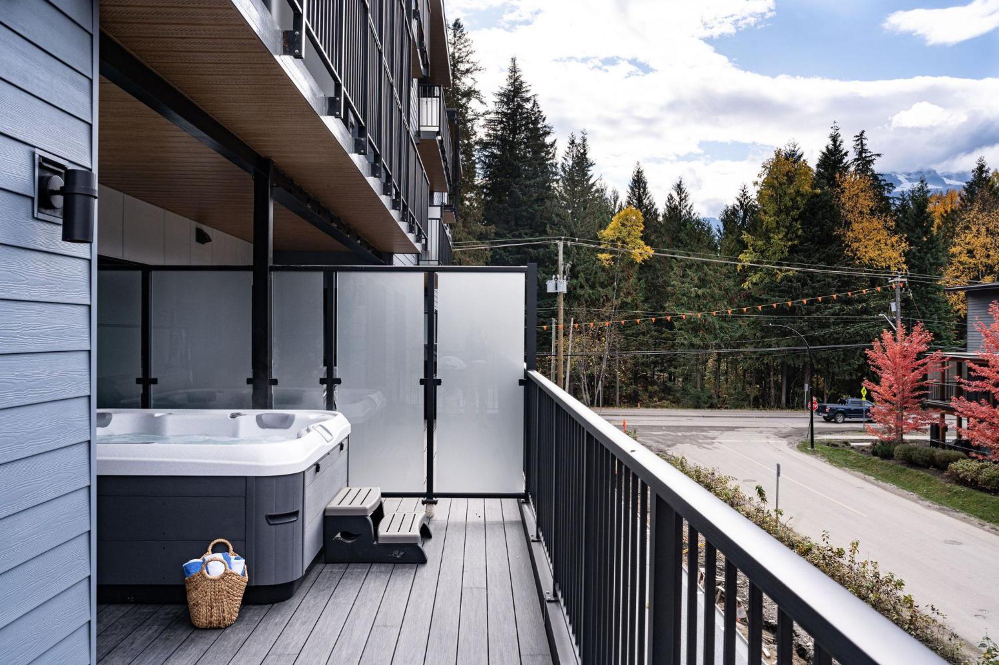 Bluebird Daze By Revelstoke Vacations Lejlighed Eksteriør billede
