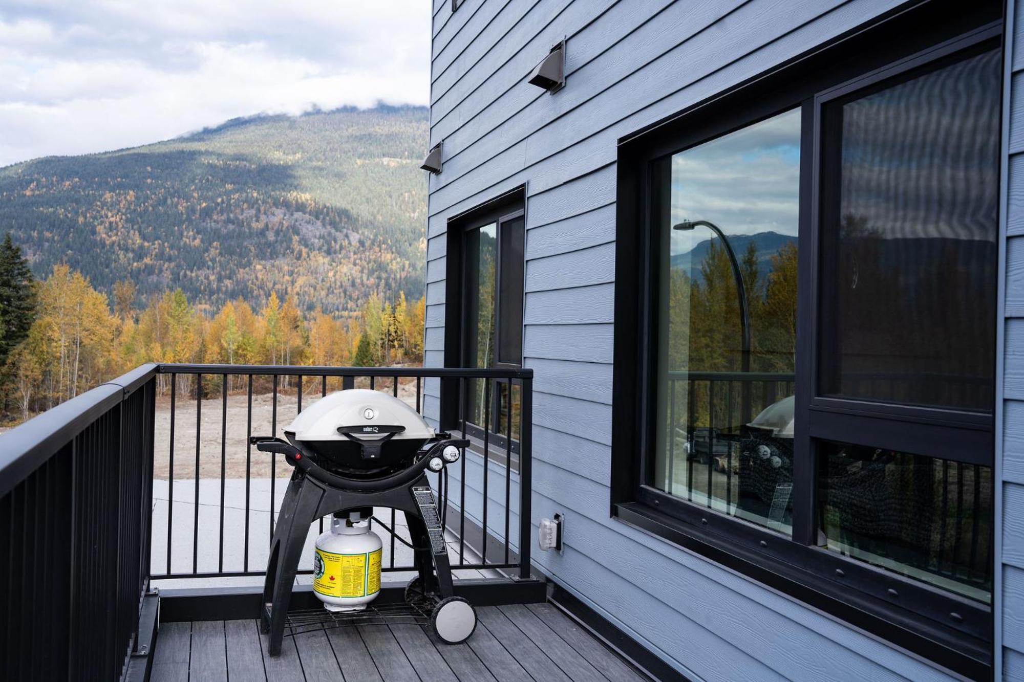 Bluebird Daze By Revelstoke Vacations Lejlighed Eksteriør billede